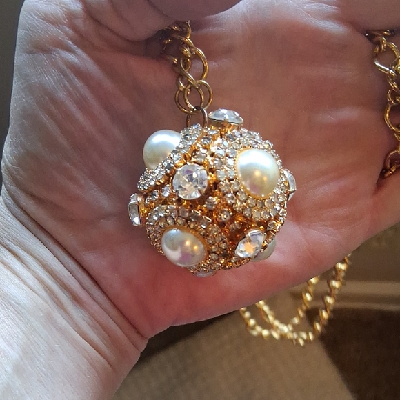 Erickson Beamon Gold and Pearl Statement Necklace - Picture 1 of 4